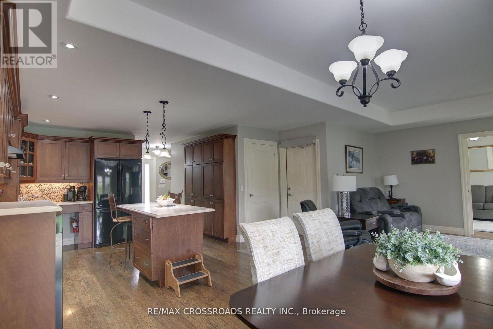 8 Green Arbour Way, Kawartha Lakes, Ontario  K9V 0E6 - Photo 9 - X13214066