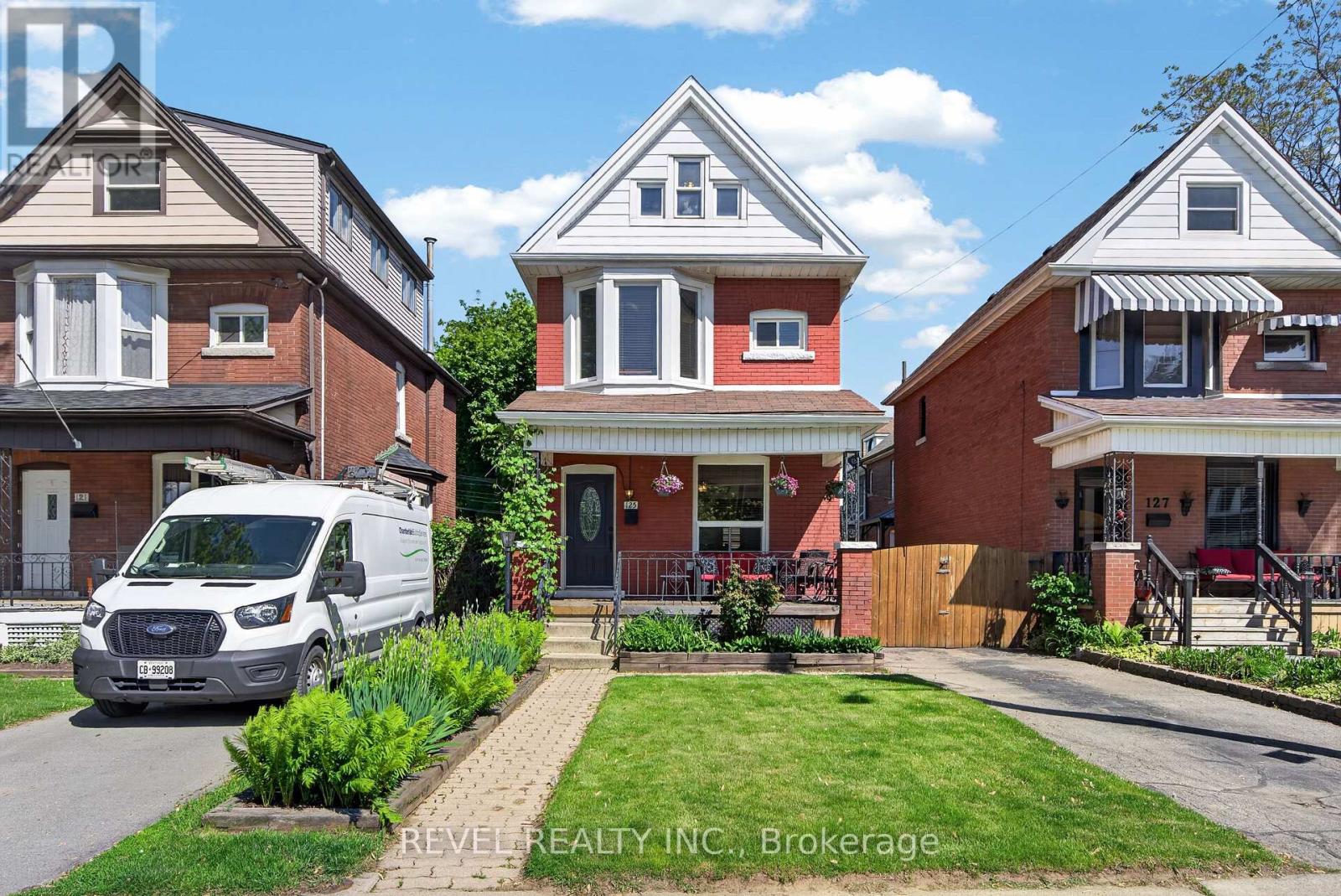 125 Balsam Avenue S, Hamilton, Ontario  L8M 3B4 - Photo 2 - X13214318