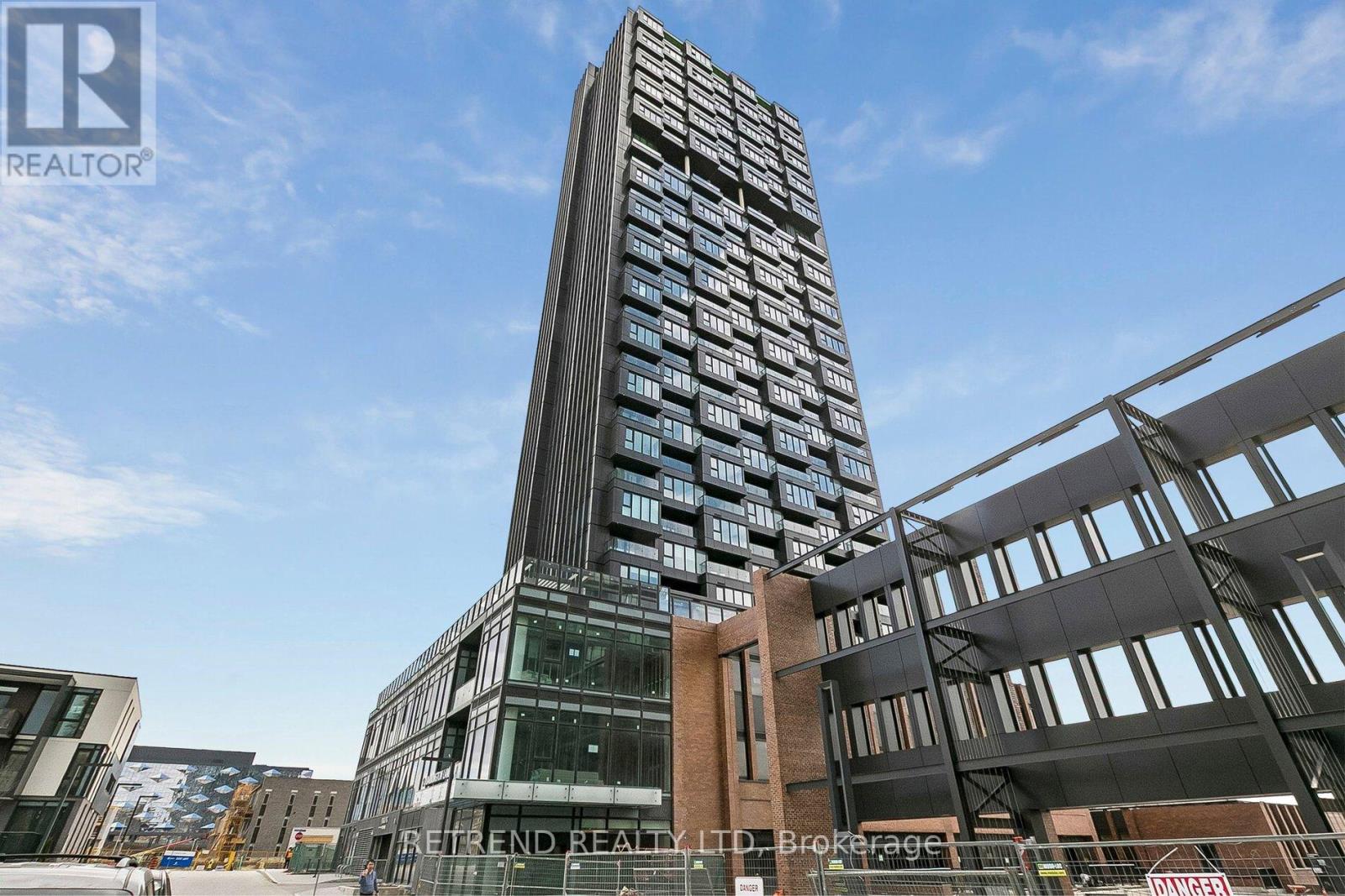 3702 - 1 QUARRINGTON LANE, Toronto, Ontario