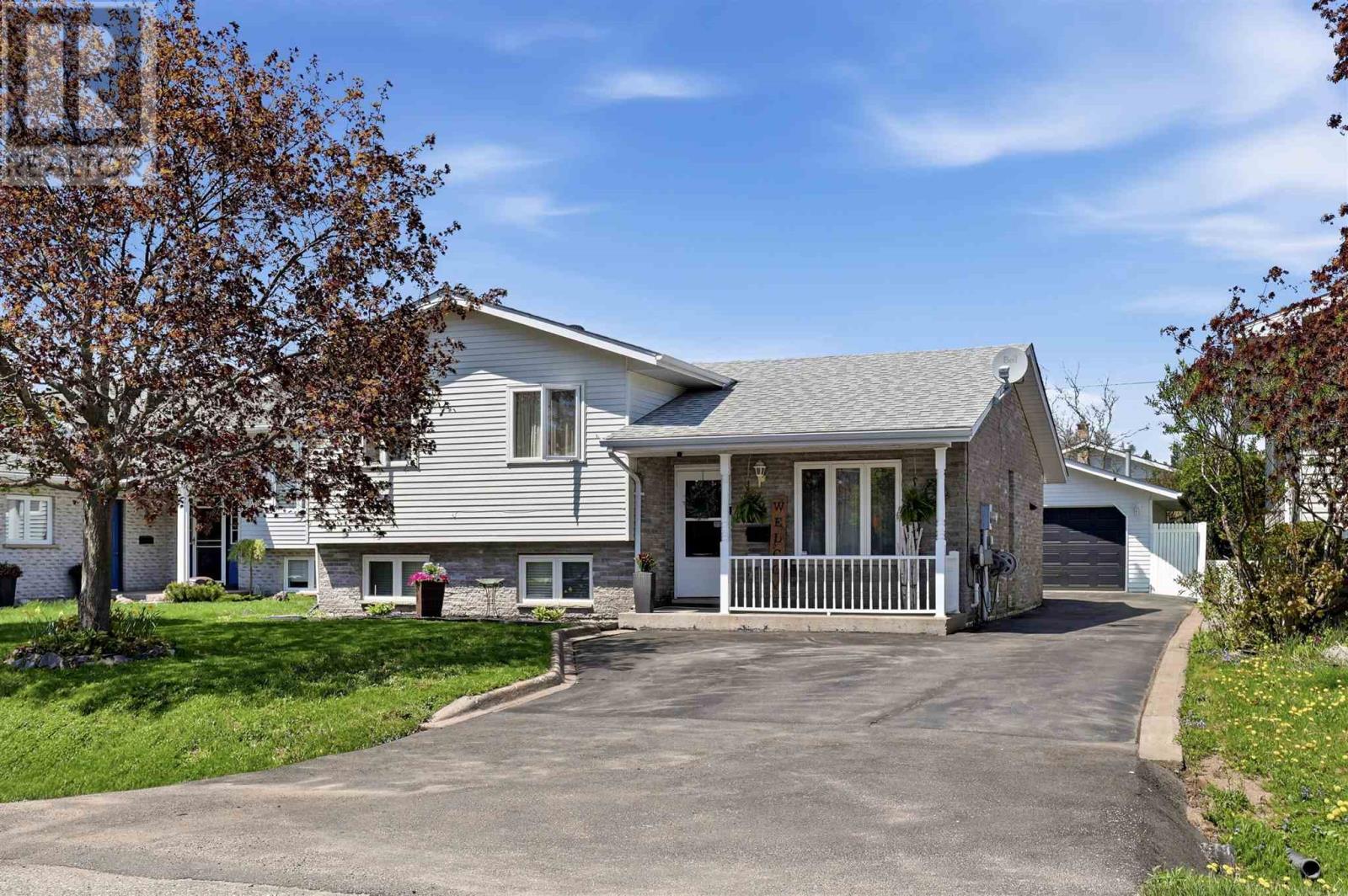 24 Lothian Ave, Sault Ste. Marie, Ontario P6B 6J5 - Photo 1 - SM261228