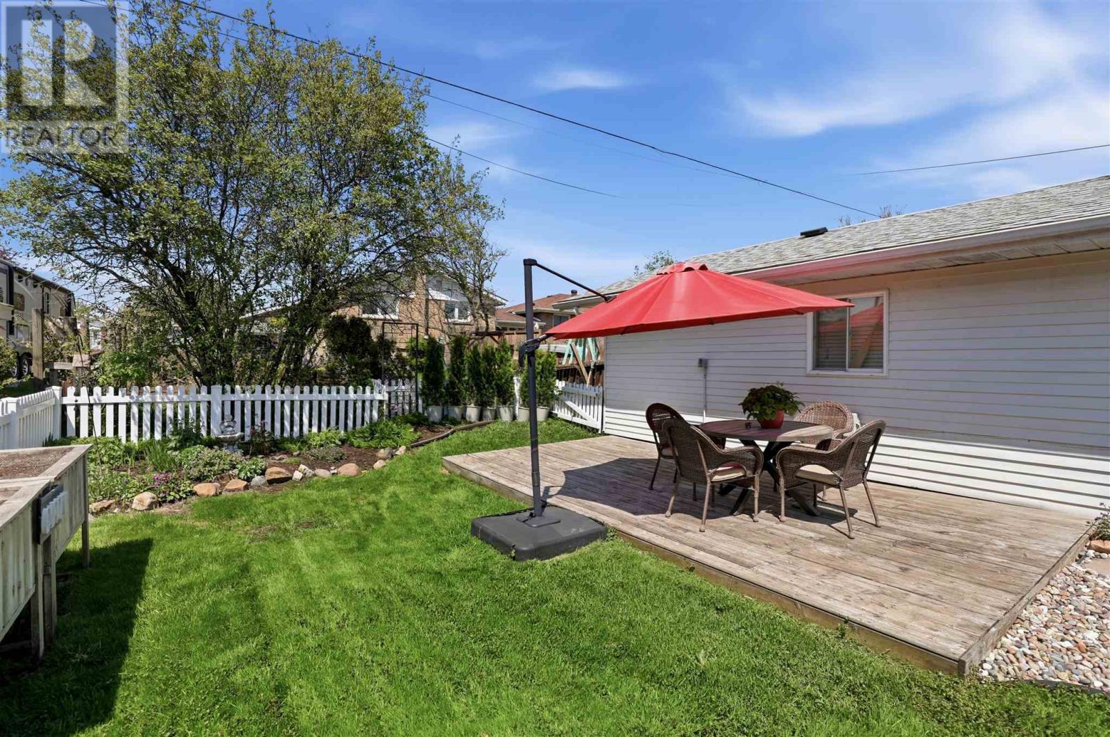 24 Lothian Ave, Sault Ste. Marie, Ontario P6B 6J5 - Photo 41 - SM261228