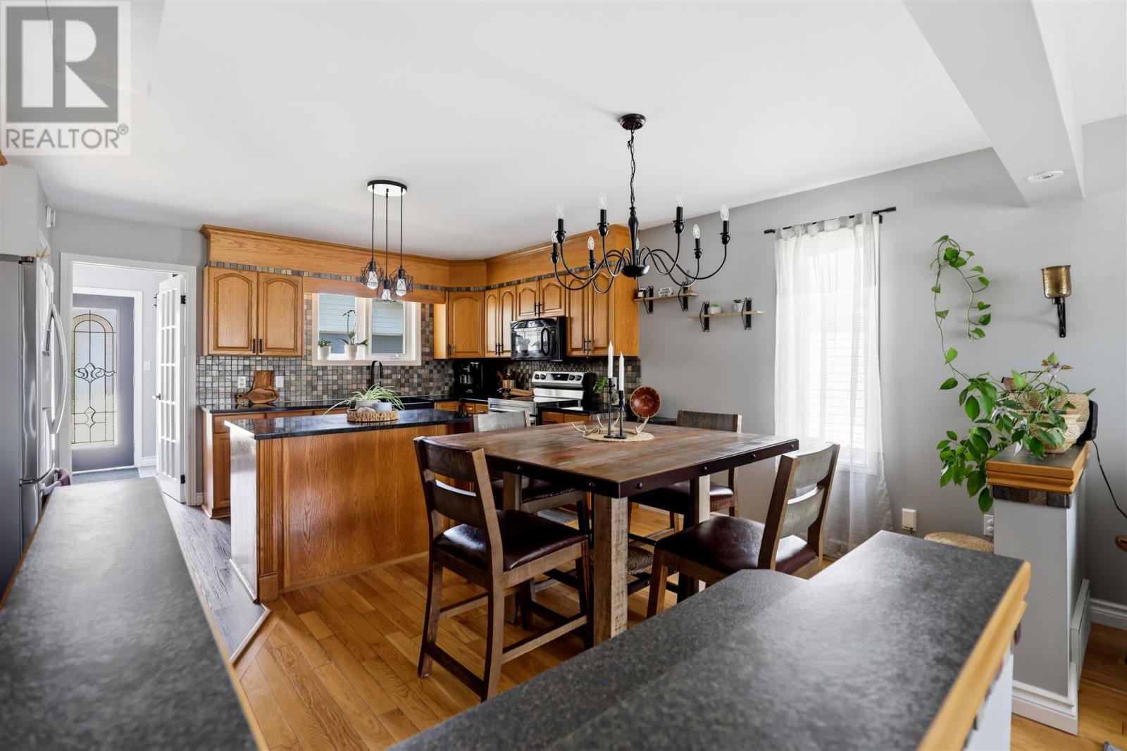 24 Lothian Ave, Sault Ste. Marie, Ontario P6B 6J5 - Photo 9 - SM261228