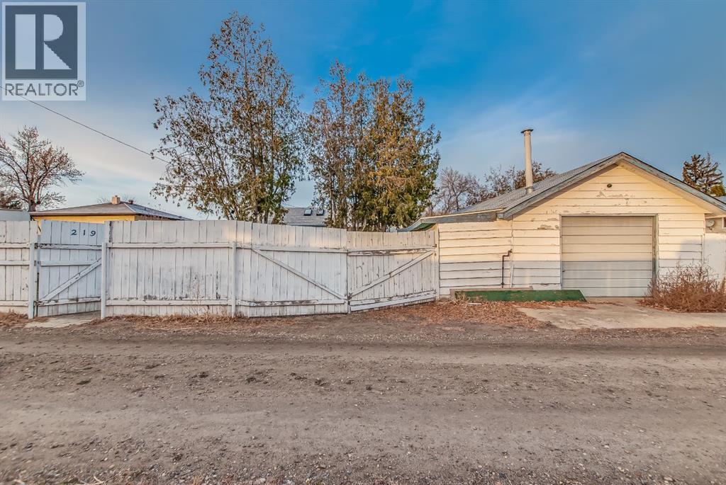 219 4 Street SE, Redcliff, Alberta  T0J 2P0 - Photo 17 - A2316109