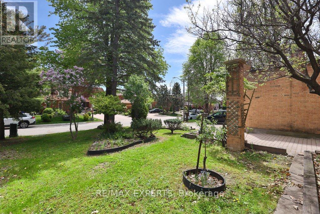 38 Colton Crescent S, Vaughan, Ontario  L4L 3L6 - Photo 3 - N13211720