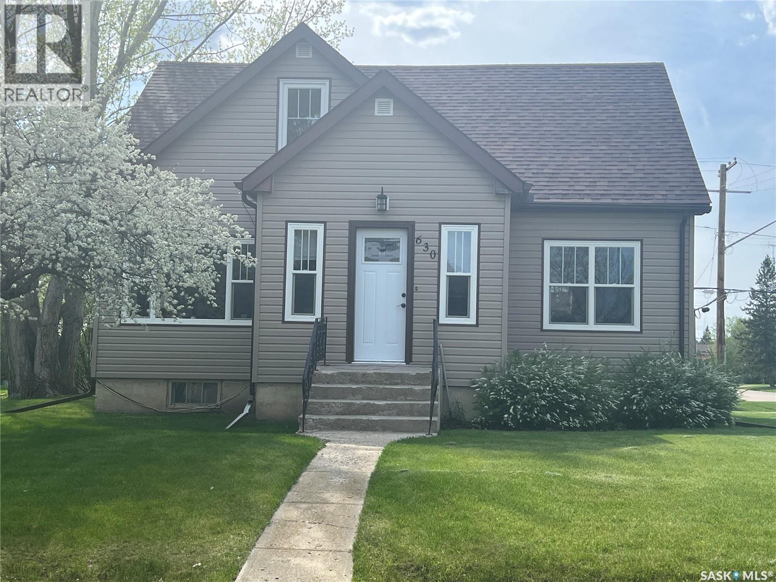 630 Main Street, Esterhazy, Saskatchewan  S0A 0X0 - Photo 1 - SK037465