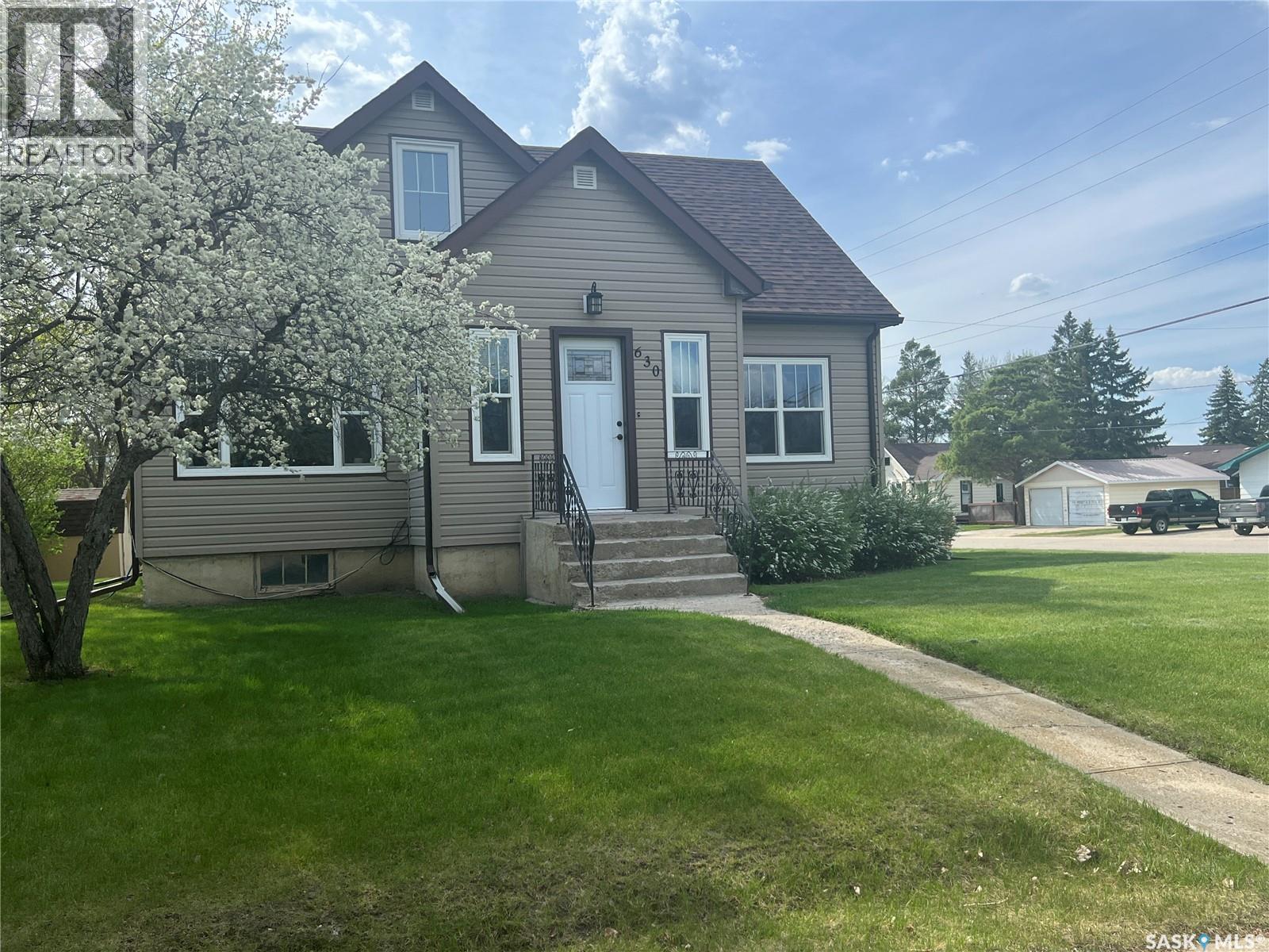 630 Main Street, Esterhazy, Saskatchewan  S0A 0X0 - Photo 2 - SK037465