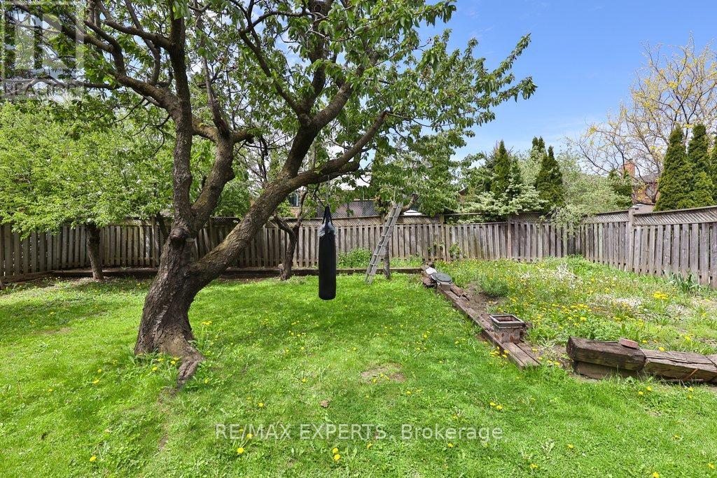 38 Colton Crescent S, Vaughan, Ontario  L4L 3L6 - Photo 4 - N13211720