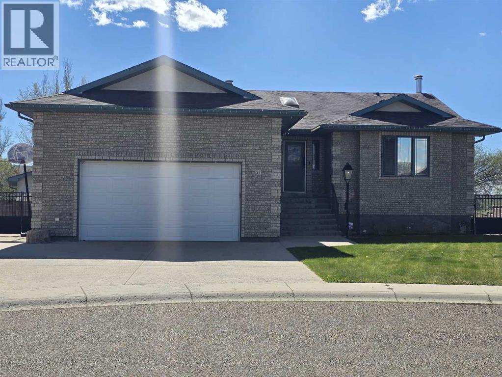 37 Heritage Place NE, Medicine Hat, Alberta  T1C 1X8 - Photo 1 - A2313315