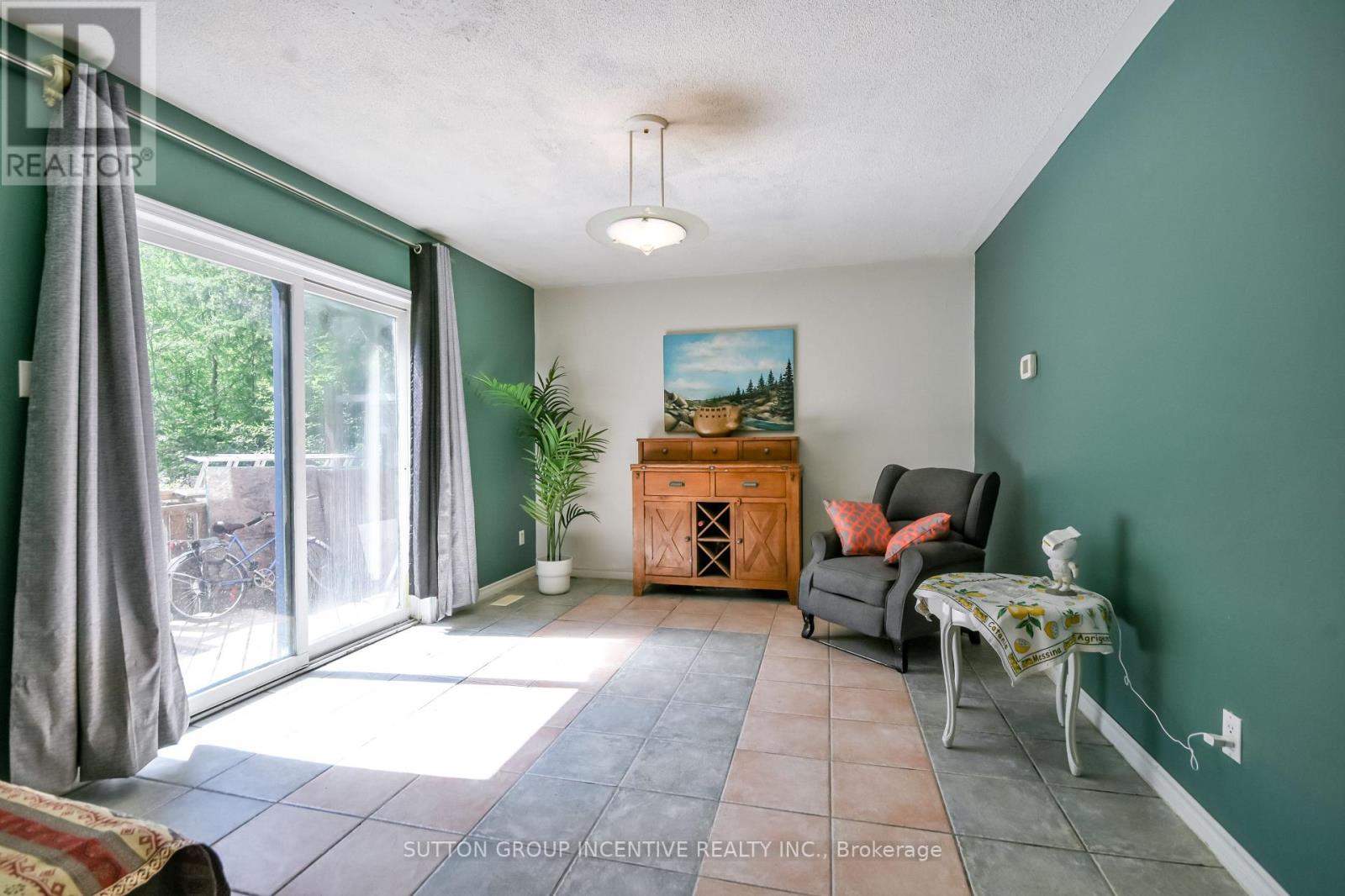 2448 Wallace Avenue, Innisfil, Ontario  L9S 2G5 - Photo 15 - N13214388