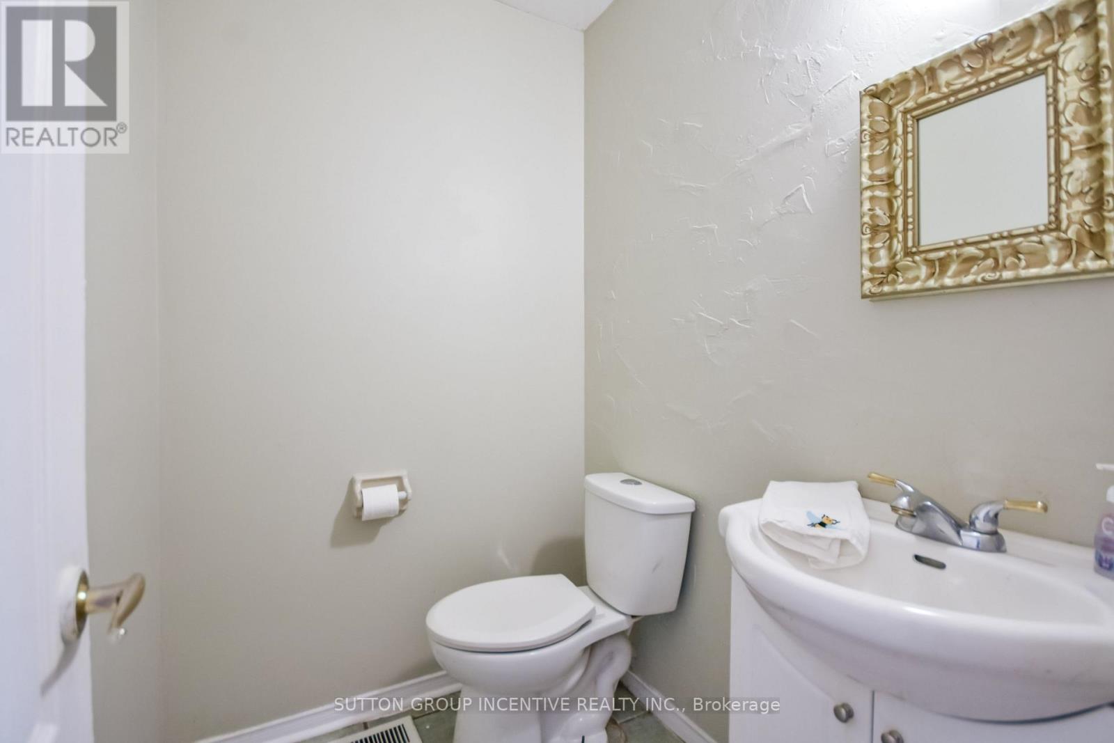 2448 Wallace Avenue, Innisfil, Ontario  L9S 2G5 - Photo 27 - N13214388
