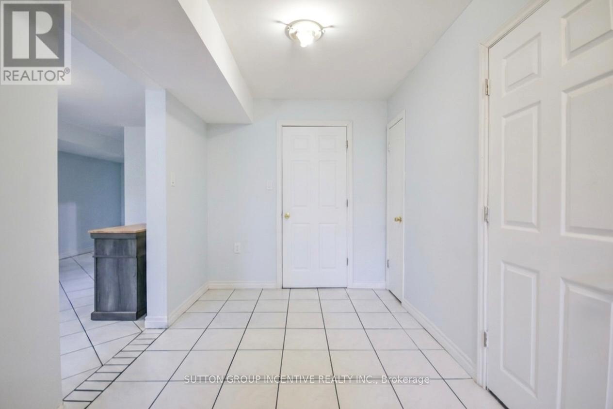 2448 Wallace Avenue, Innisfil, Ontario  L9S 2G5 - Photo 31 - N13214388