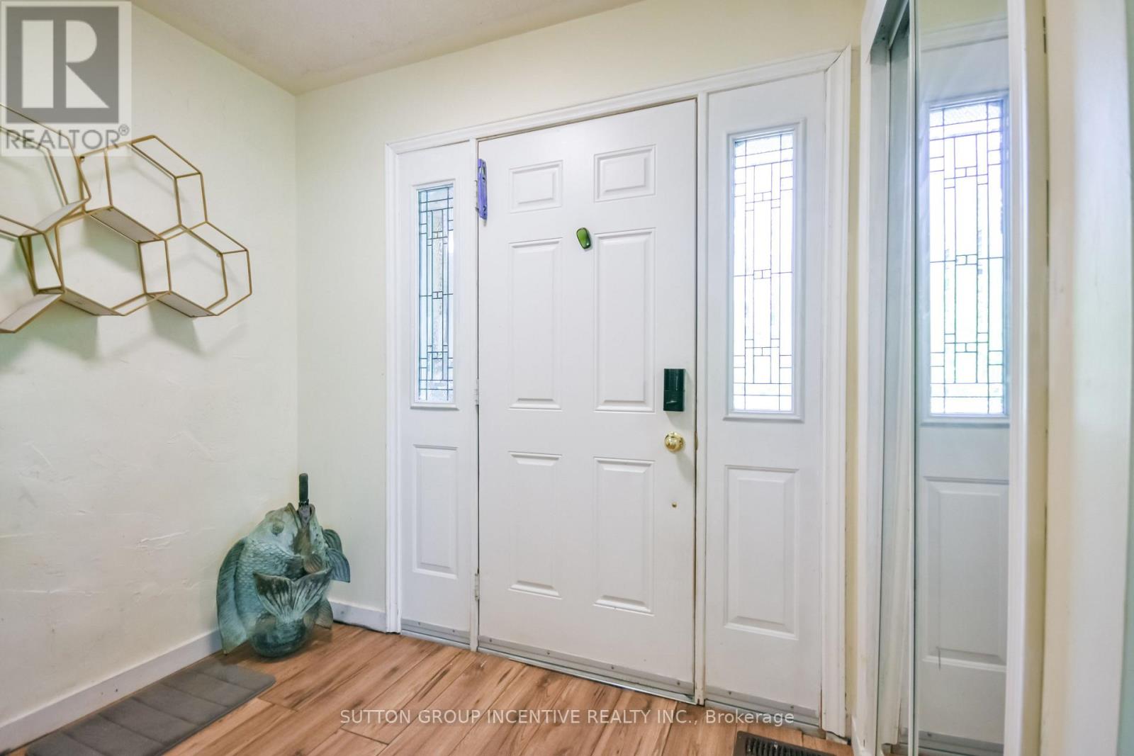 2448 Wallace Avenue, Innisfil, Ontario  L9S 2G5 - Photo 5 - N13214388