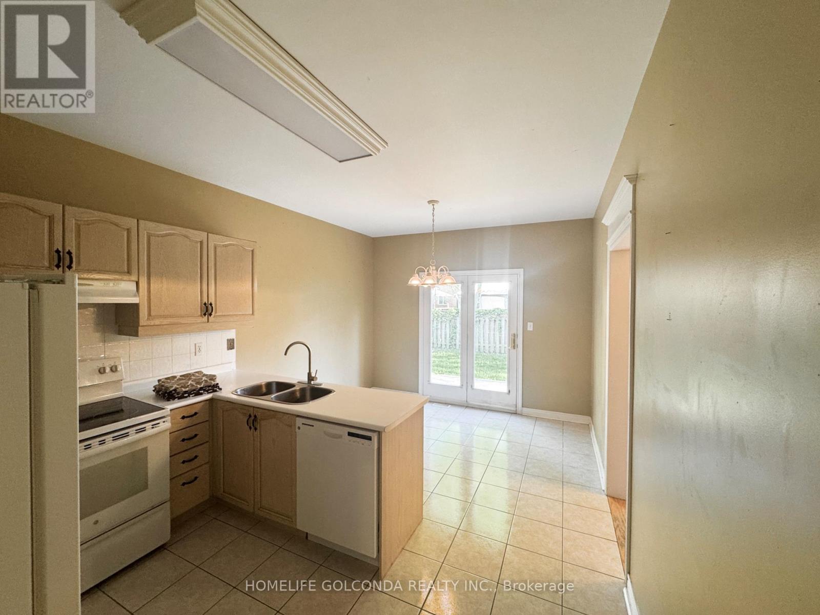 440 Seneca Court, Newmarket, Ontario  L3X 2C8 - Photo 5 - N13214390