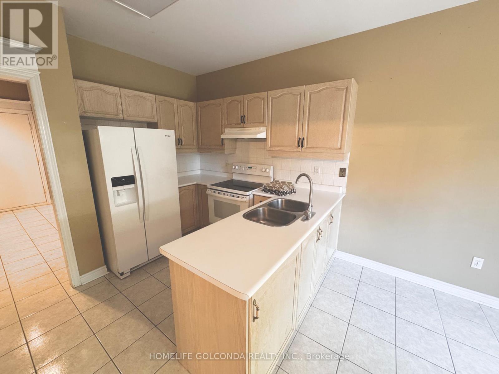 440 Seneca Court, Newmarket, Ontario  L3X 2C8 - Photo 7 - N13214390
