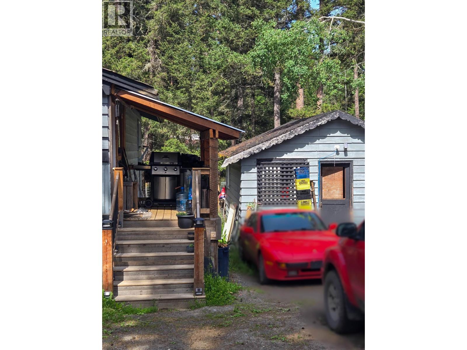 4987 Smith Road, 108 Mile Ranch, British Columbia  V0K 2Z0 - Photo 2 - R3129647