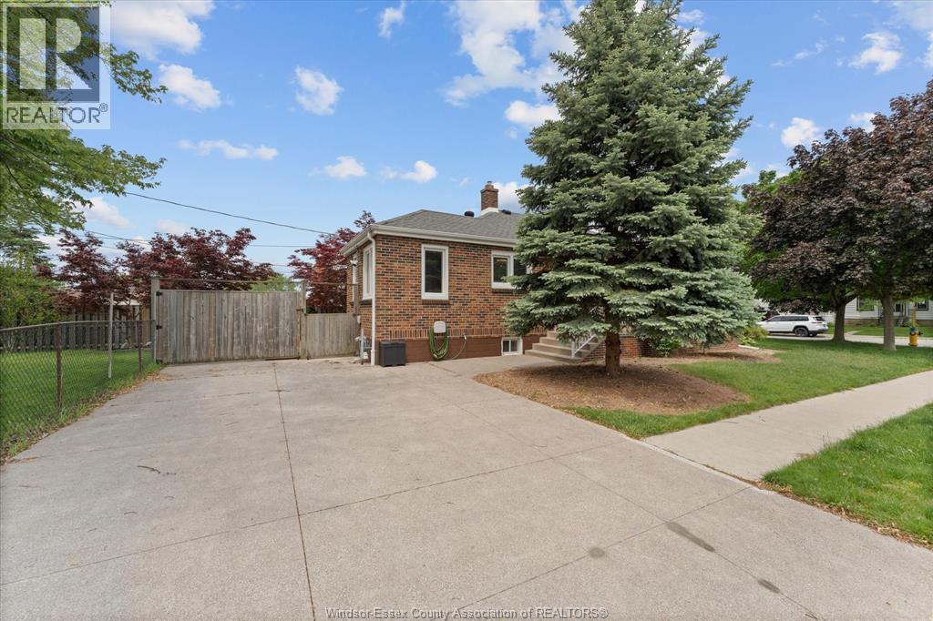 12374 Renaud Street Unit# Main Level, Tecumseh, Ontario  N8N 1P6 - Photo 2 - 26012528