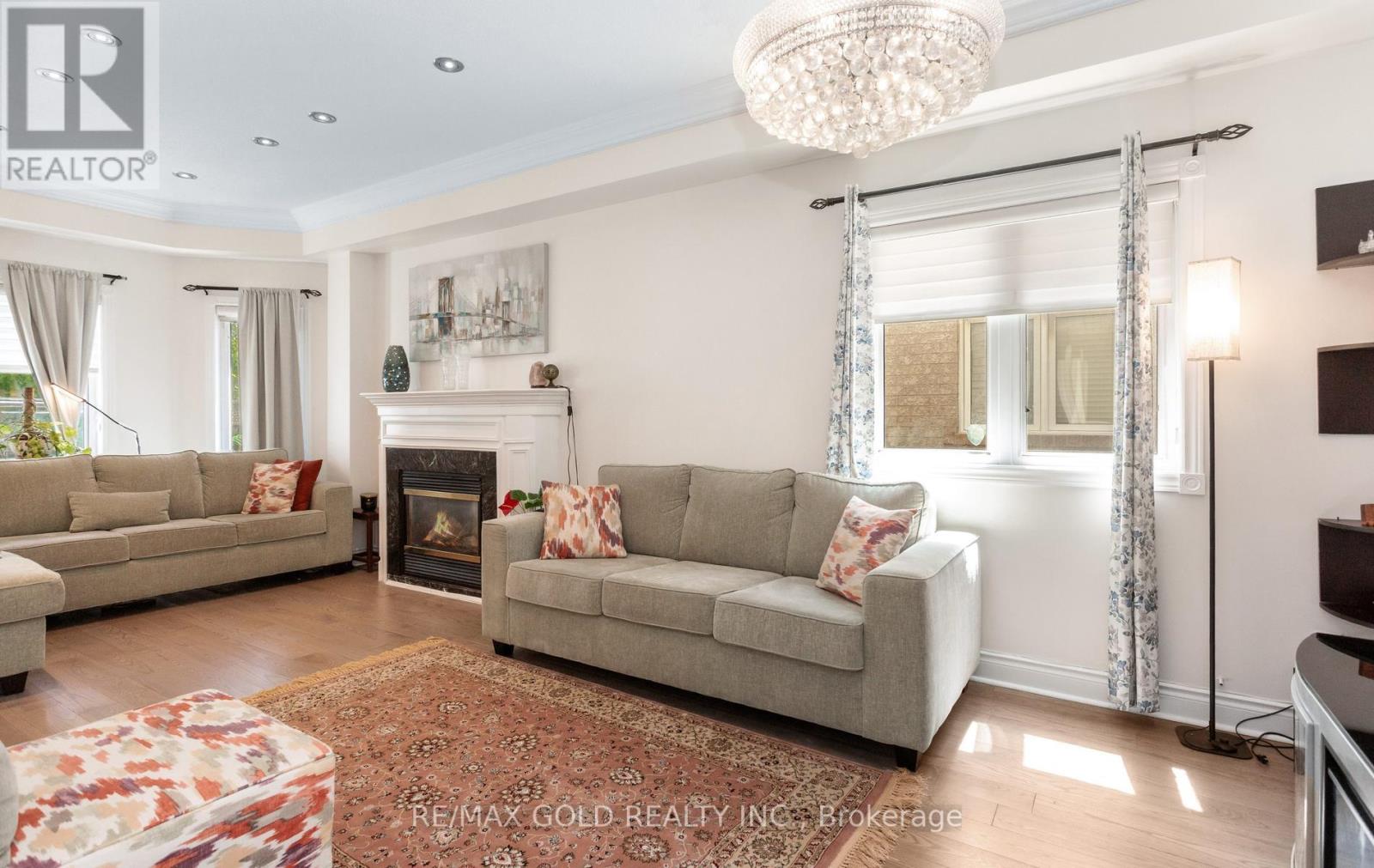 702 Twain Avenue, Mississauga, Ontario  L5W 1K7 - Photo 11 - W13214412