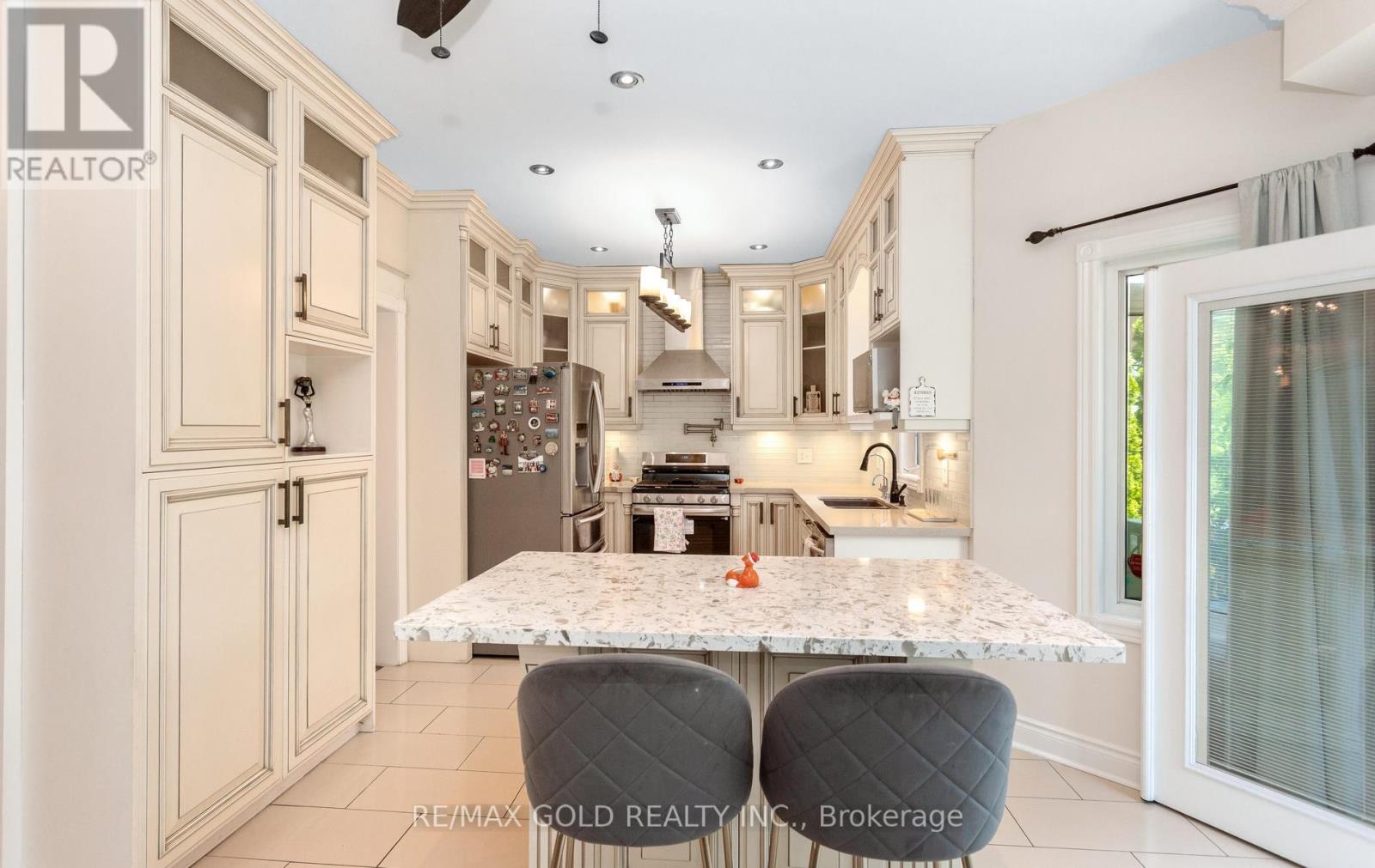 702 Twain Avenue, Mississauga, Ontario  L5W 1K7 - Photo 15 - W13214412