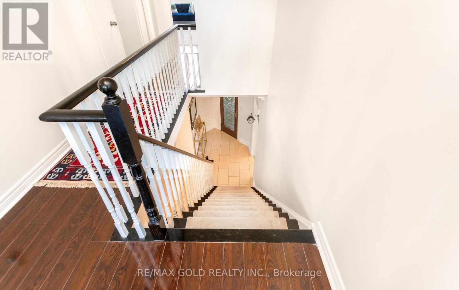 702 Twain Avenue, Mississauga, Ontario  L5W 1K7 - Photo 23 - W13214412