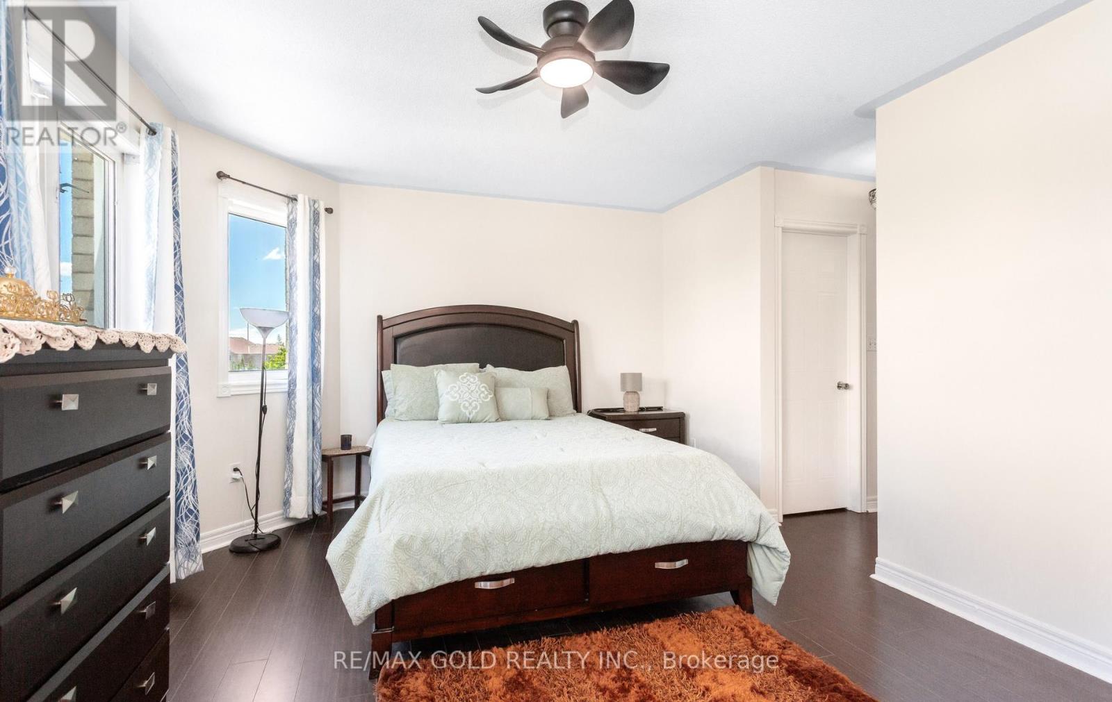 702 Twain Avenue, Mississauga, Ontario  L5W 1K7 - Photo 25 - W13214412