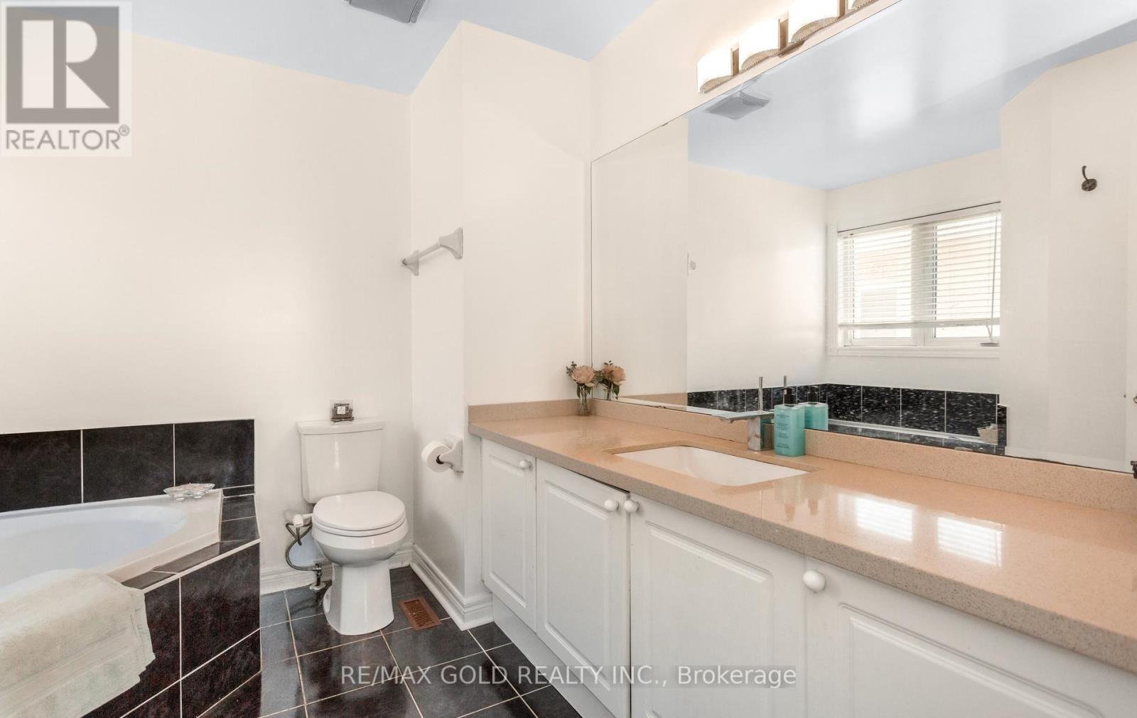 702 Twain Avenue, Mississauga, Ontario  L5W 1K7 - Photo 28 - W13214412