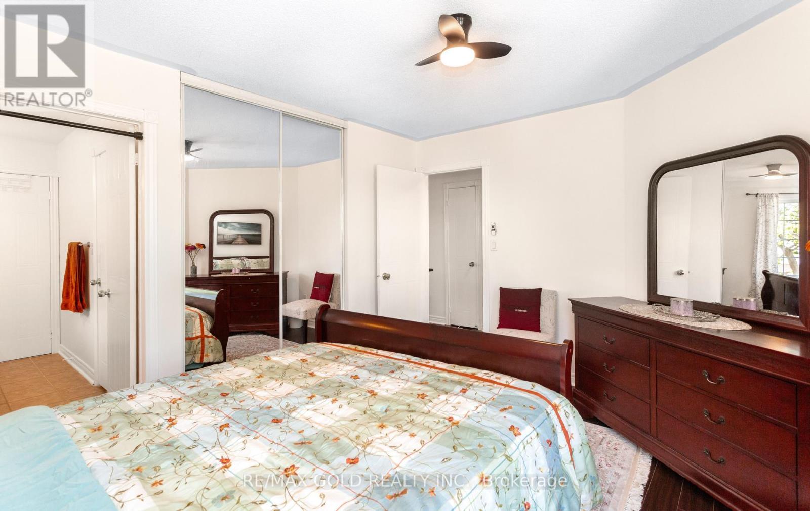 702 Twain Avenue, Mississauga, Ontario  L5W 1K7 - Photo 33 - W13214412