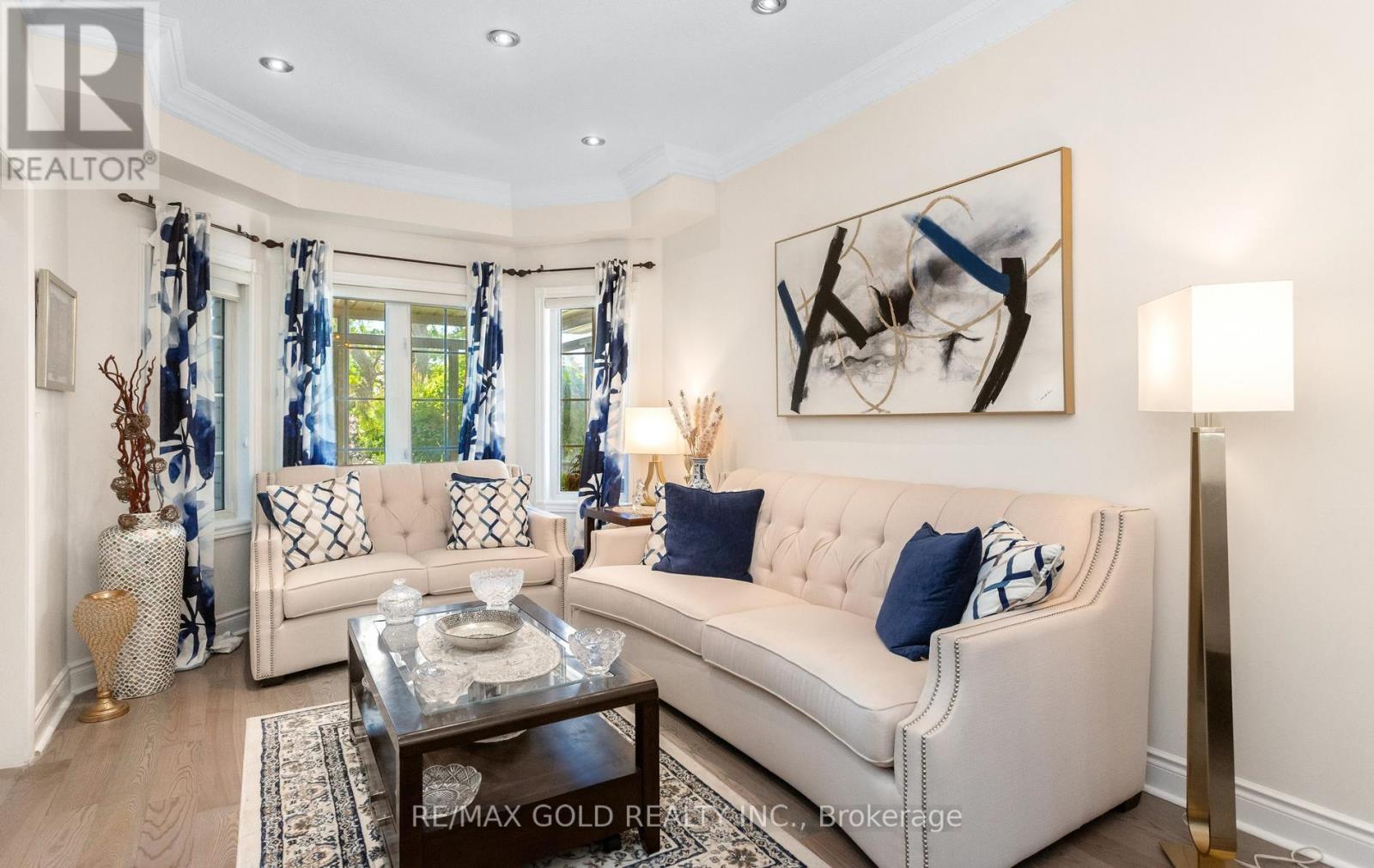 702 Twain Avenue, Mississauga, Ontario  L5W 1K7 - Photo 6 - W13214412