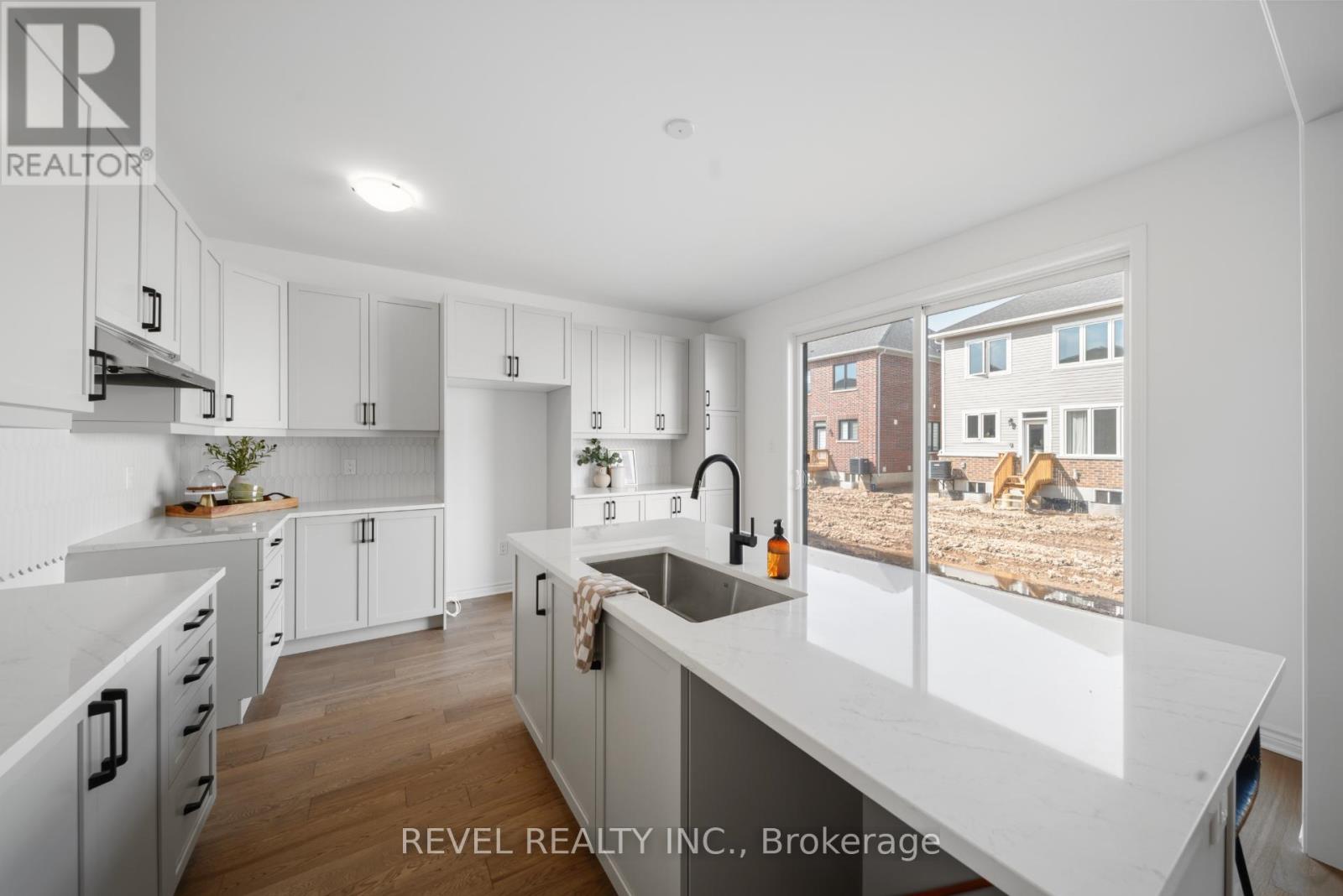 1357 Fourth Line, Milton, Ontario  L9E 2J7 - Photo 6 - W13214434
