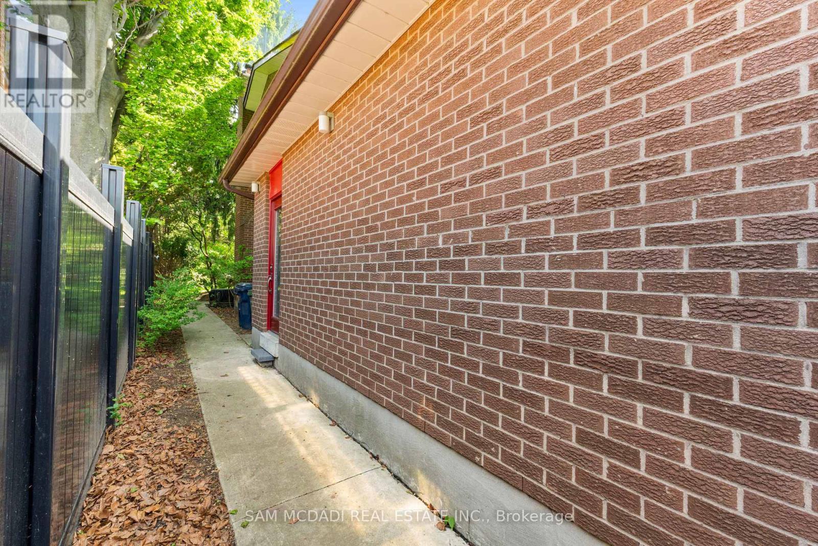 5 Canterbury Crescent, Toronto, Ontario  M9A 5A4 - Photo 48 - W13214516