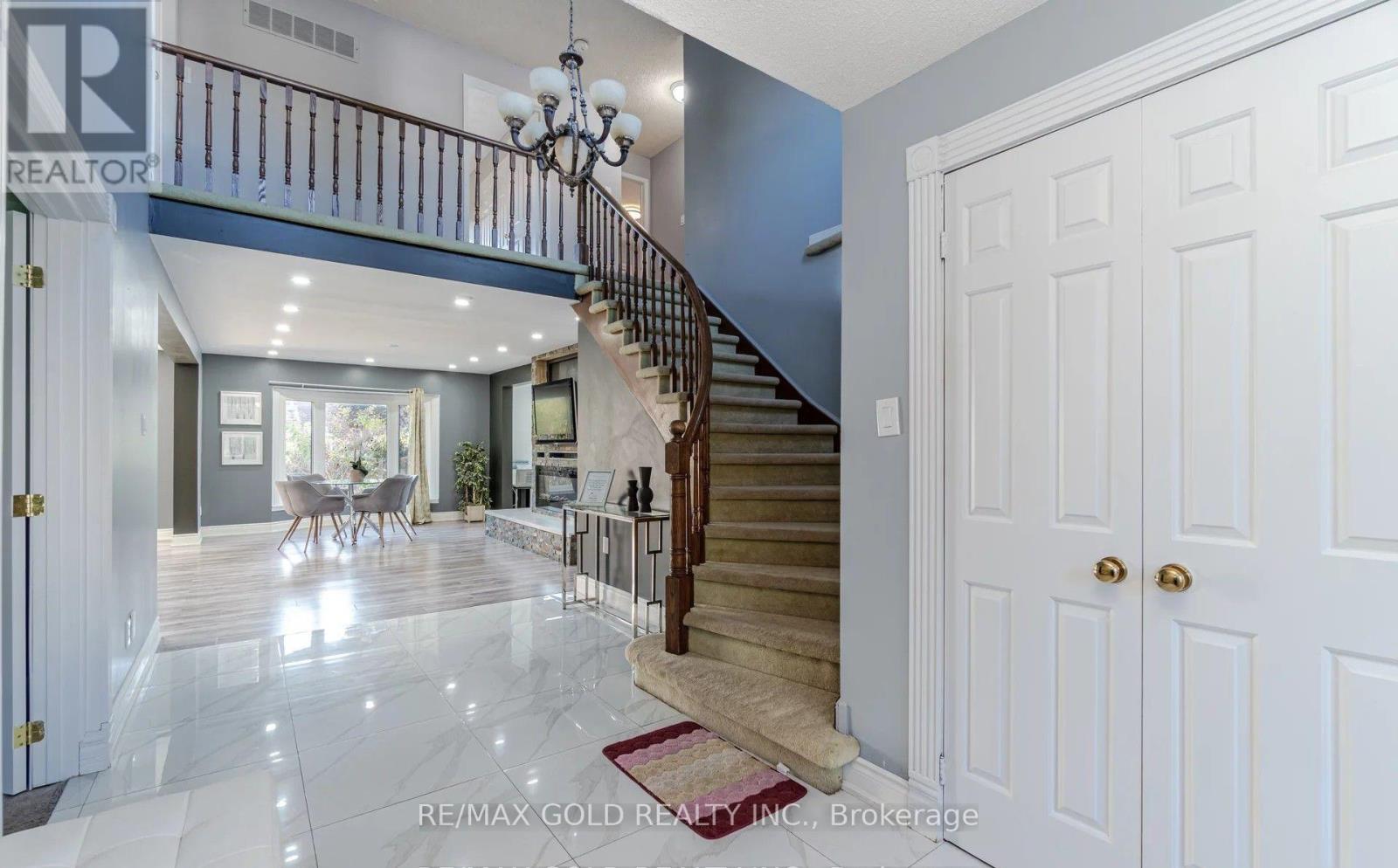 21 Nottingham Crescent, Brampton, Ontario  L6S 4G3 - Photo 3 - W13214534