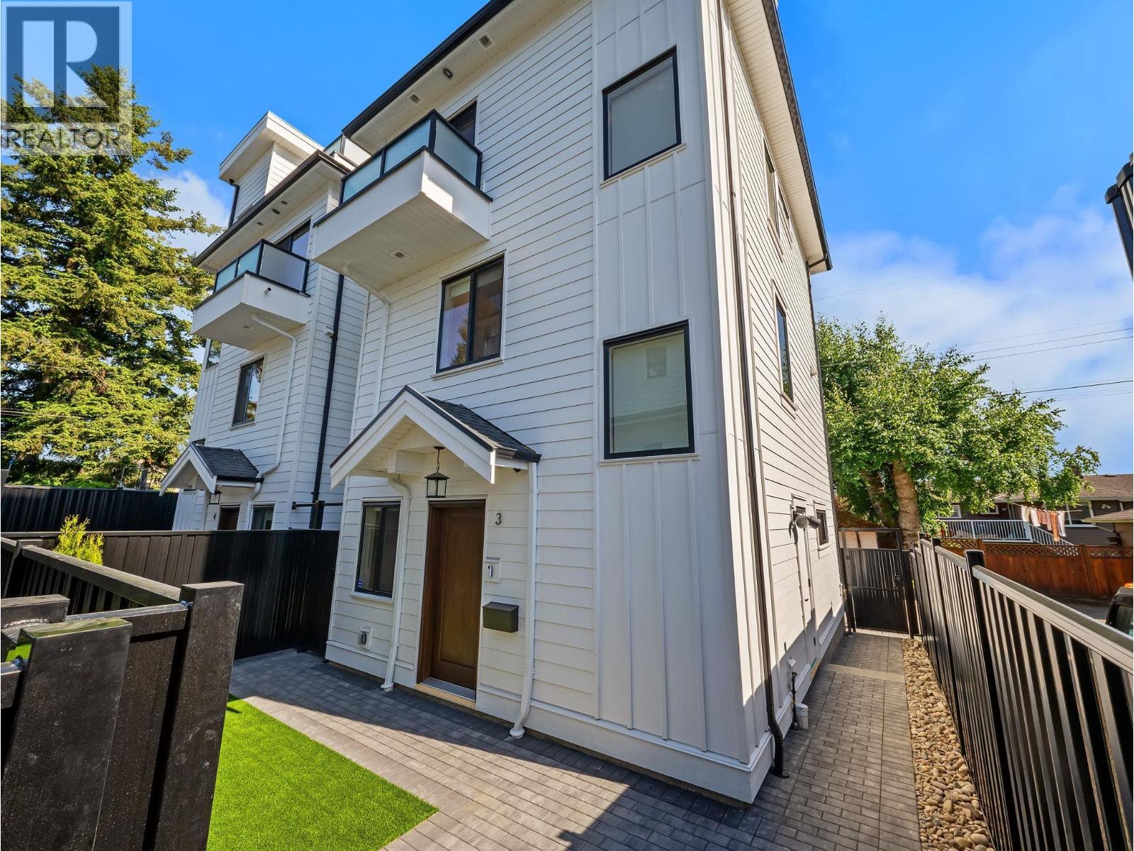 3 3786 Peter Street, Burnaby, British Columbia  V5J 1N4 - Photo 1 - R3129054