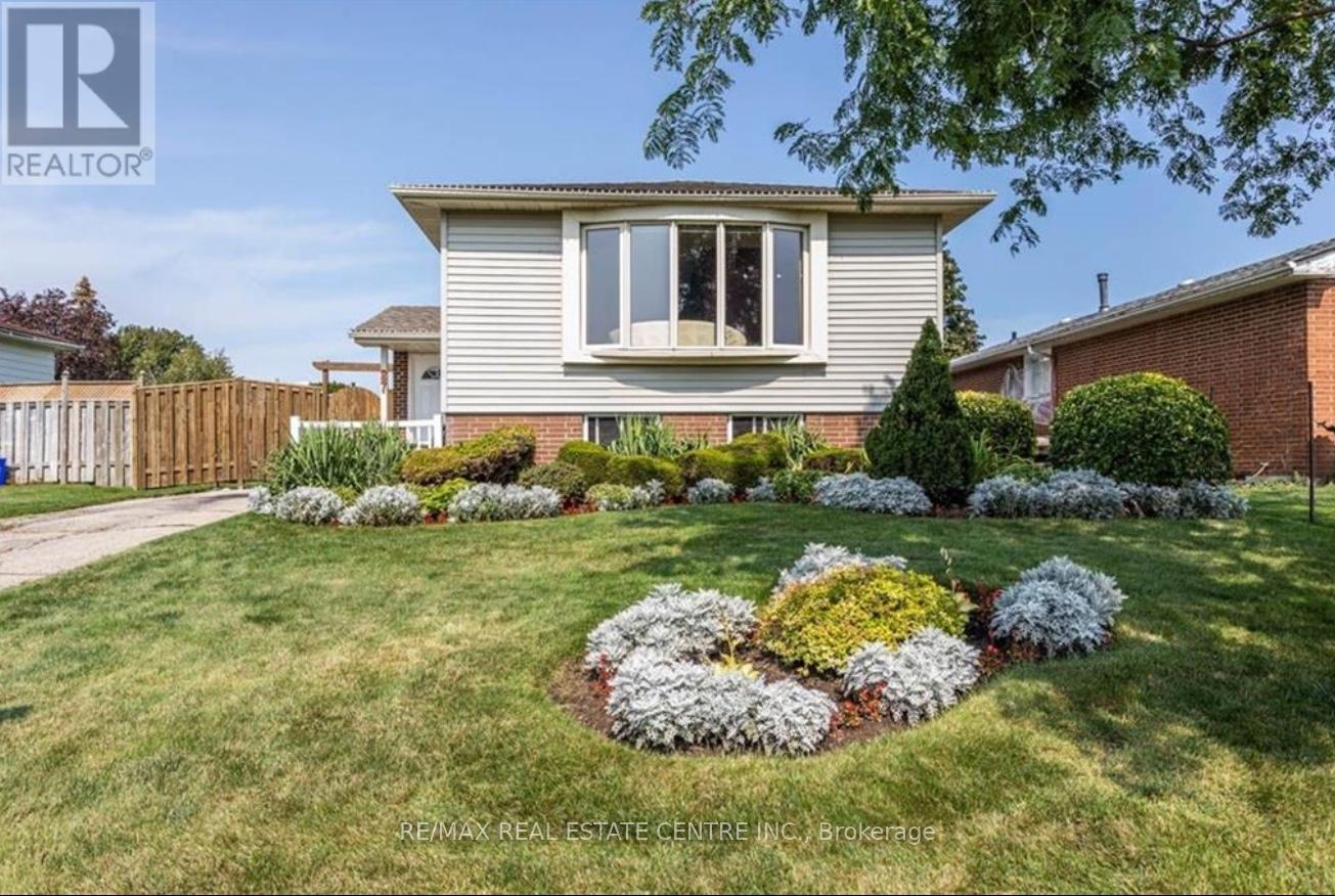 UPPER - 87 LOCHEED DRIVE, Hamilton, Ontario