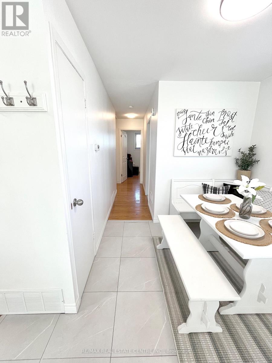 Upper - 87 Locheed Drive, Hamilton, Ontario  L8T 4L5 - Photo 11 - X13214464