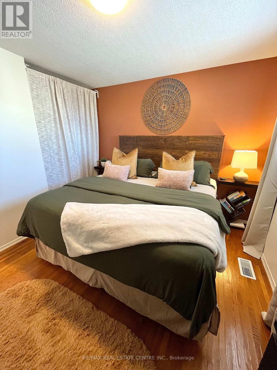Upper - 87 Locheed Drive, Hamilton, Ontario  L8T 4L5 - Photo 13 - X13214464