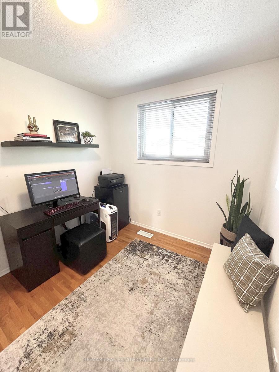 Upper - 87 Locheed Drive, Hamilton, Ontario  L8T 4L5 - Photo 16 - X13214464