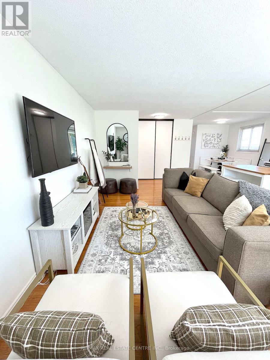 Upper - 87 Locheed Drive, Hamilton, Ontario  L8T 4L5 - Photo 2 - X13214464