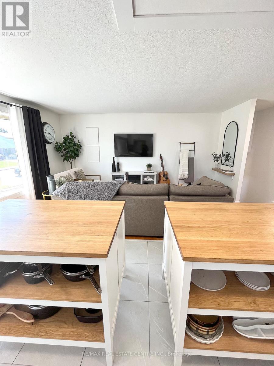 Upper - 87 Locheed Drive, Hamilton, Ontario  L8T 4L5 - Photo 6 - X13214464