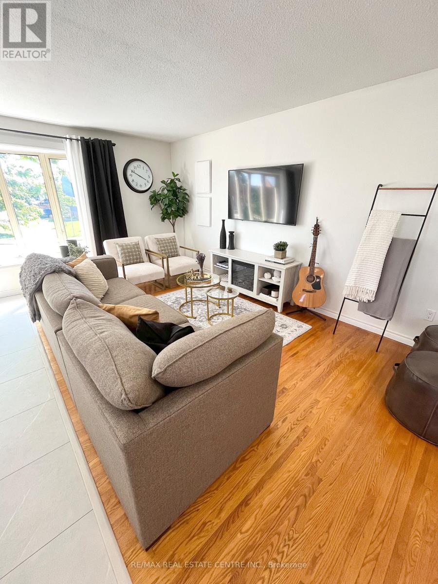 Upper - 87 Locheed Drive, Hamilton, Ontario  L8T 4L5 - Photo 8 - X13214464