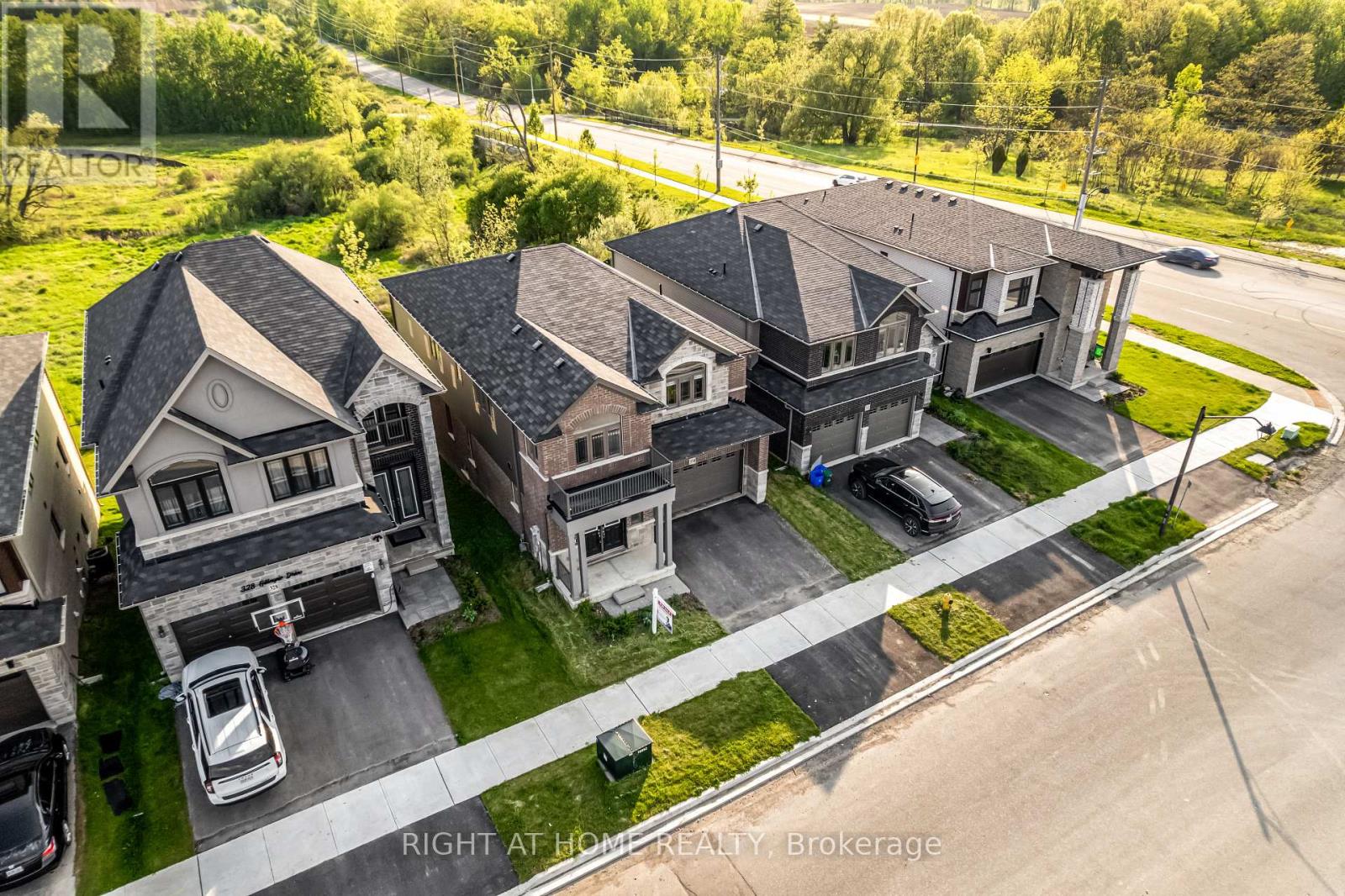 330 Gillespie Drive, Brantford, Ontario  N3T 0X1 - Photo 2 - X13214506