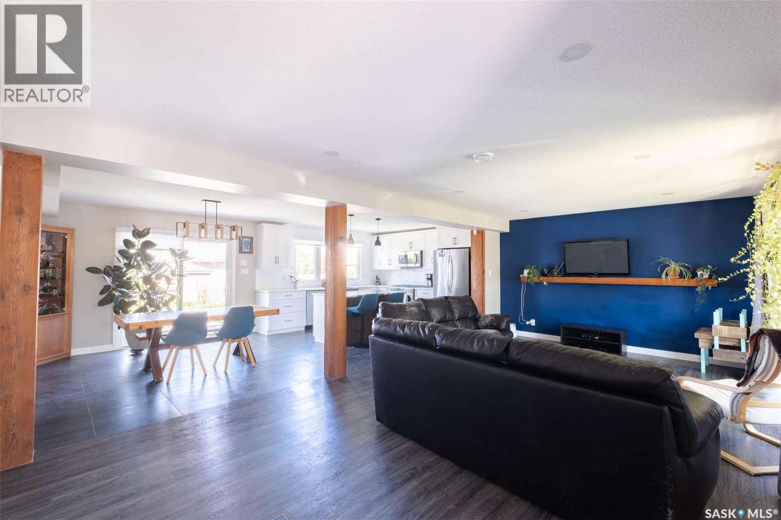 324 Lockwood Road, Regina, Saskatchewan  S4S 6E2 - Photo 3 - SK037523
