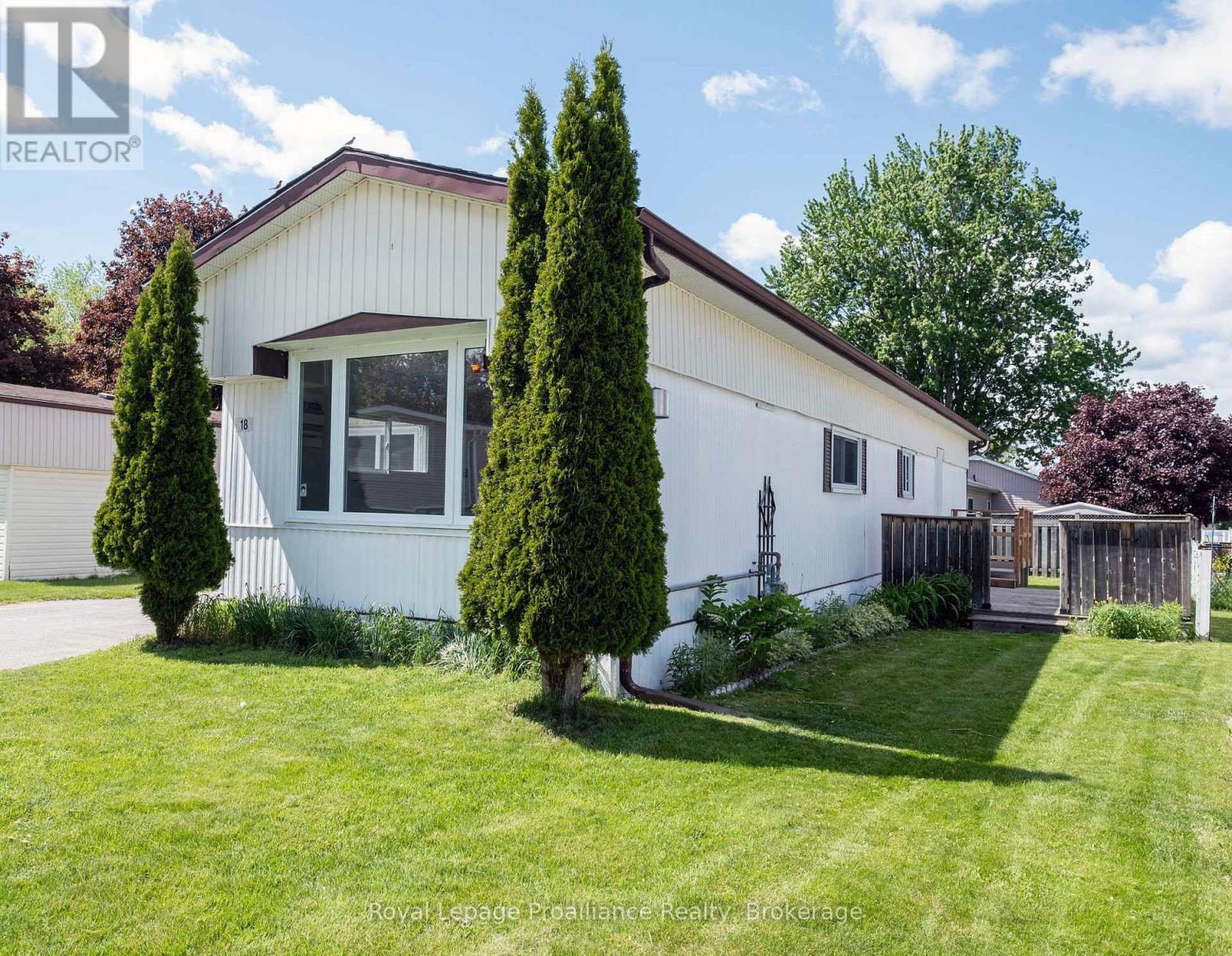 18 Finch Lane, Quinte West, Ontario  K8N 4Z3 - Photo 1 - X13214796