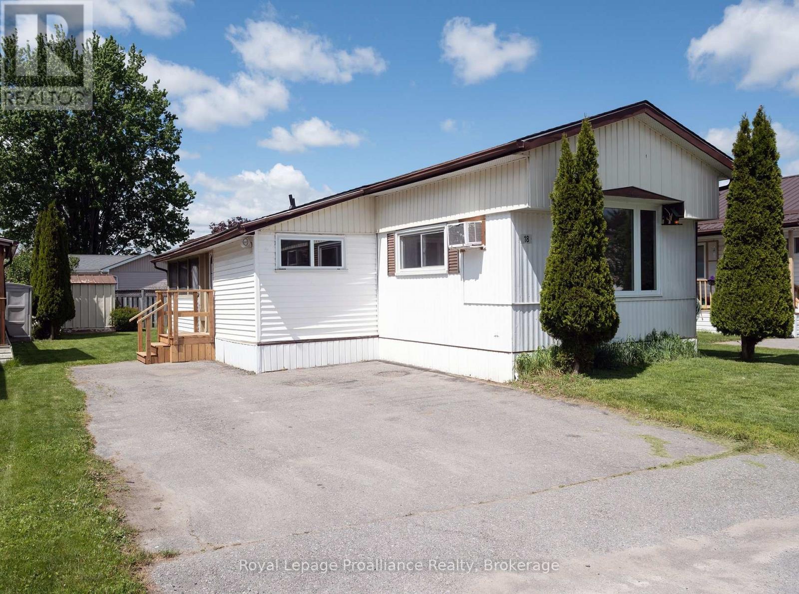18 Finch Lane, Quinte West, Ontario  K8N 4Z3 - Photo 3 - X13214796