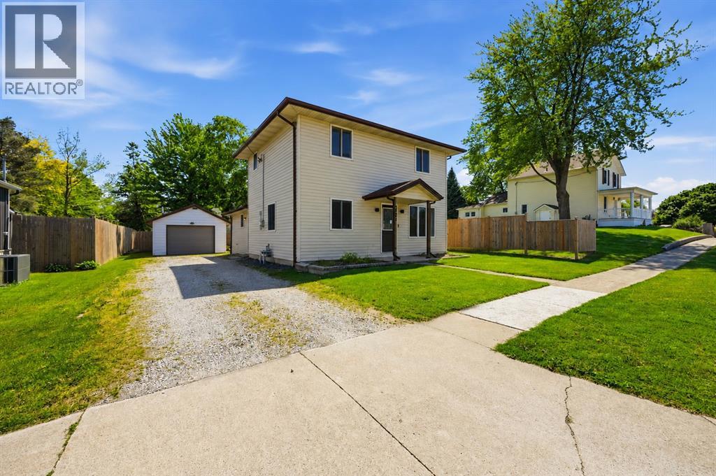 502 Plympton Street, Plympton-Wyoming, Ontario  N0N 1T0 - Photo 2 - 26012505
