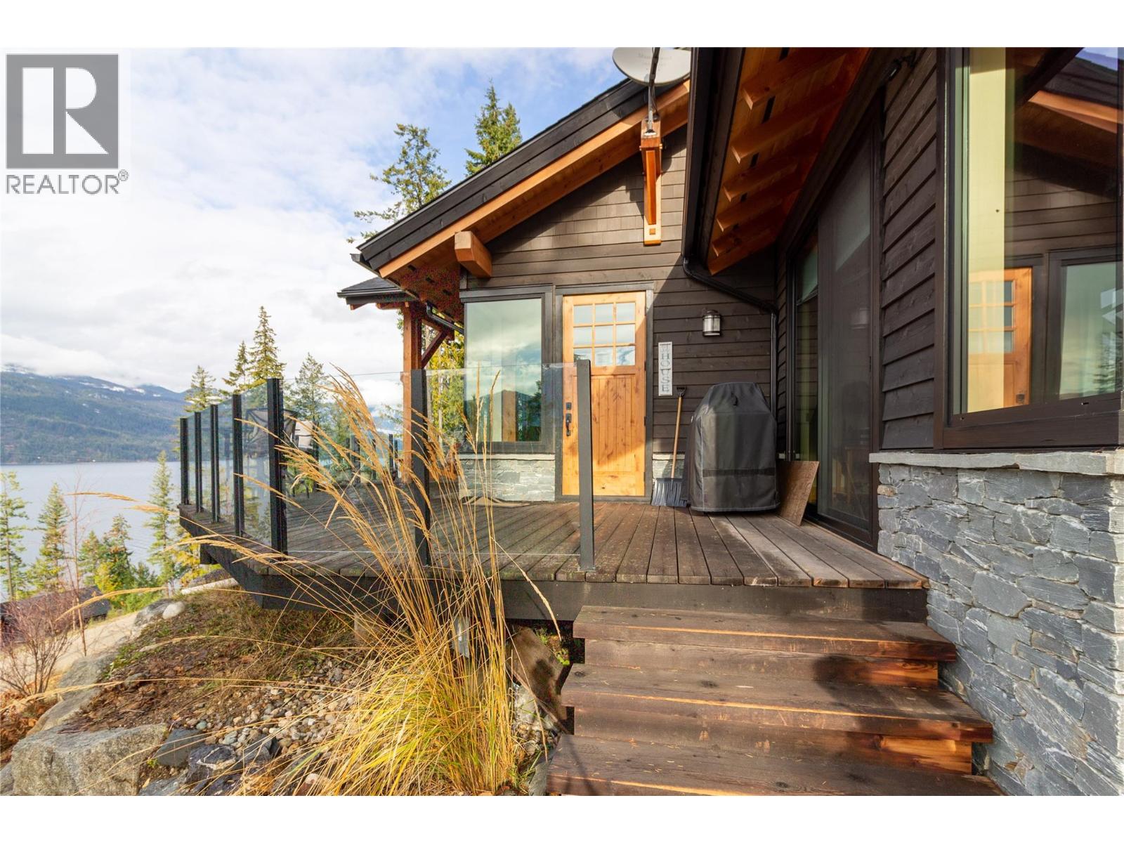 234 Walkers Lane, Kootenay Bay, British Columbia  V0B 1X0 - Photo 3 - 10370432