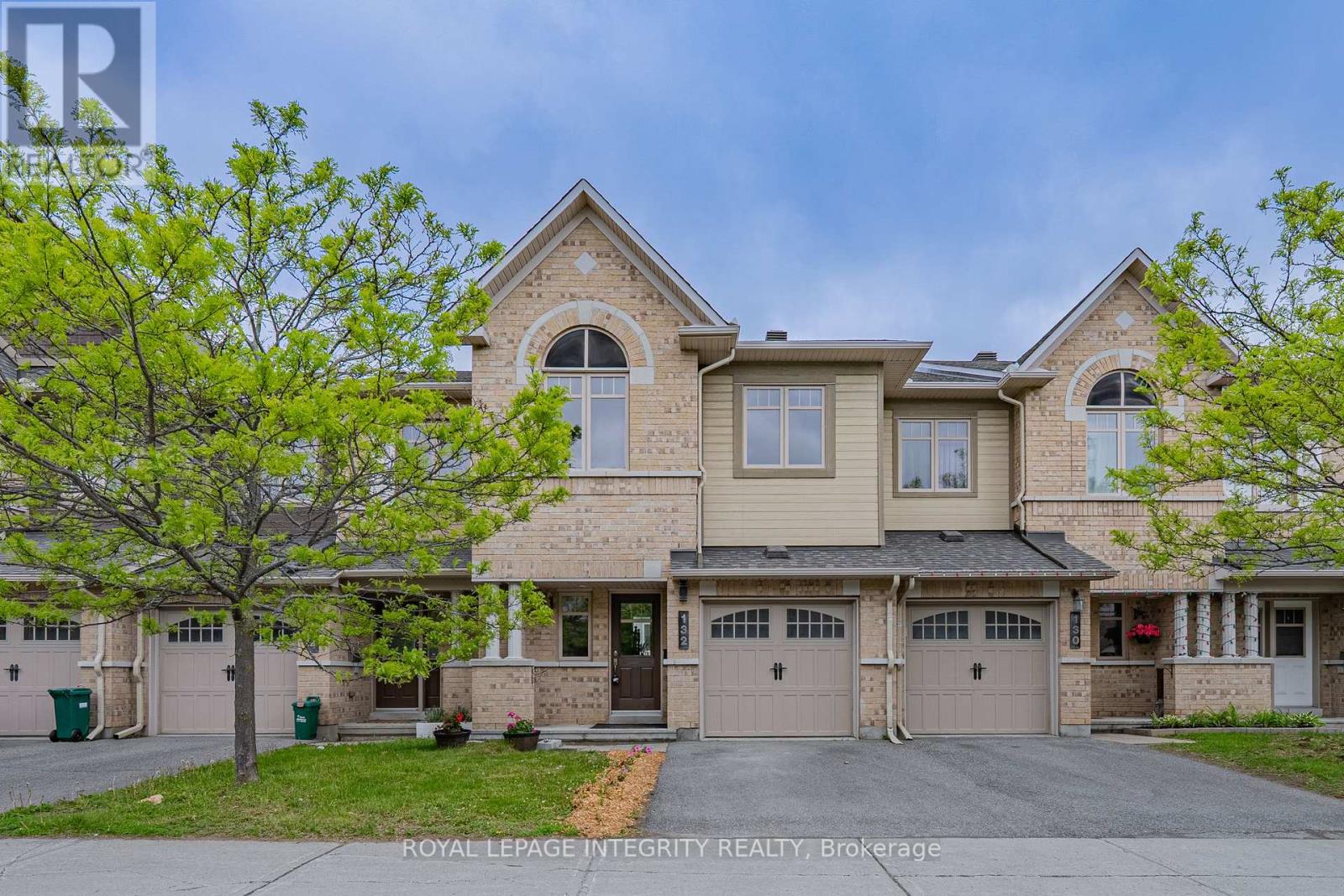 132 MANCINI WAY E, Ottawa, Ontario