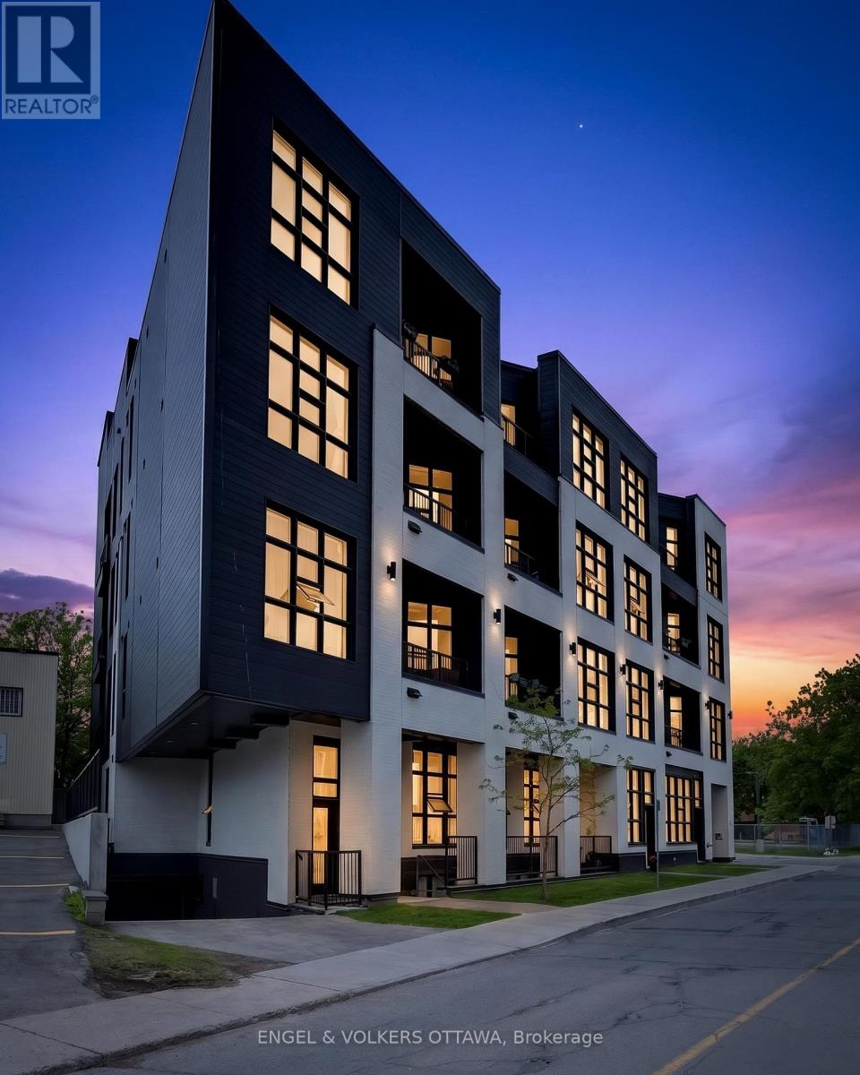 102 - 101 Pinhey Street, Ottawa, Ontario  K1Y 1V9 - Photo 1 - X13214812