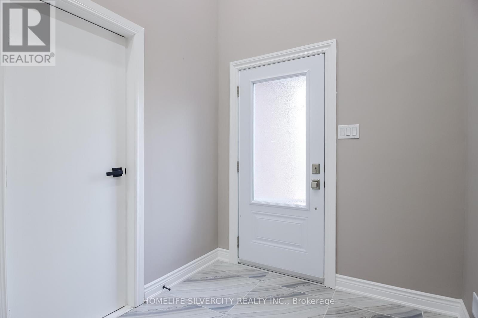 904 Lake Drive E, Georgina, Ontario  L0E 1L0 - Photo 5 - N13104550