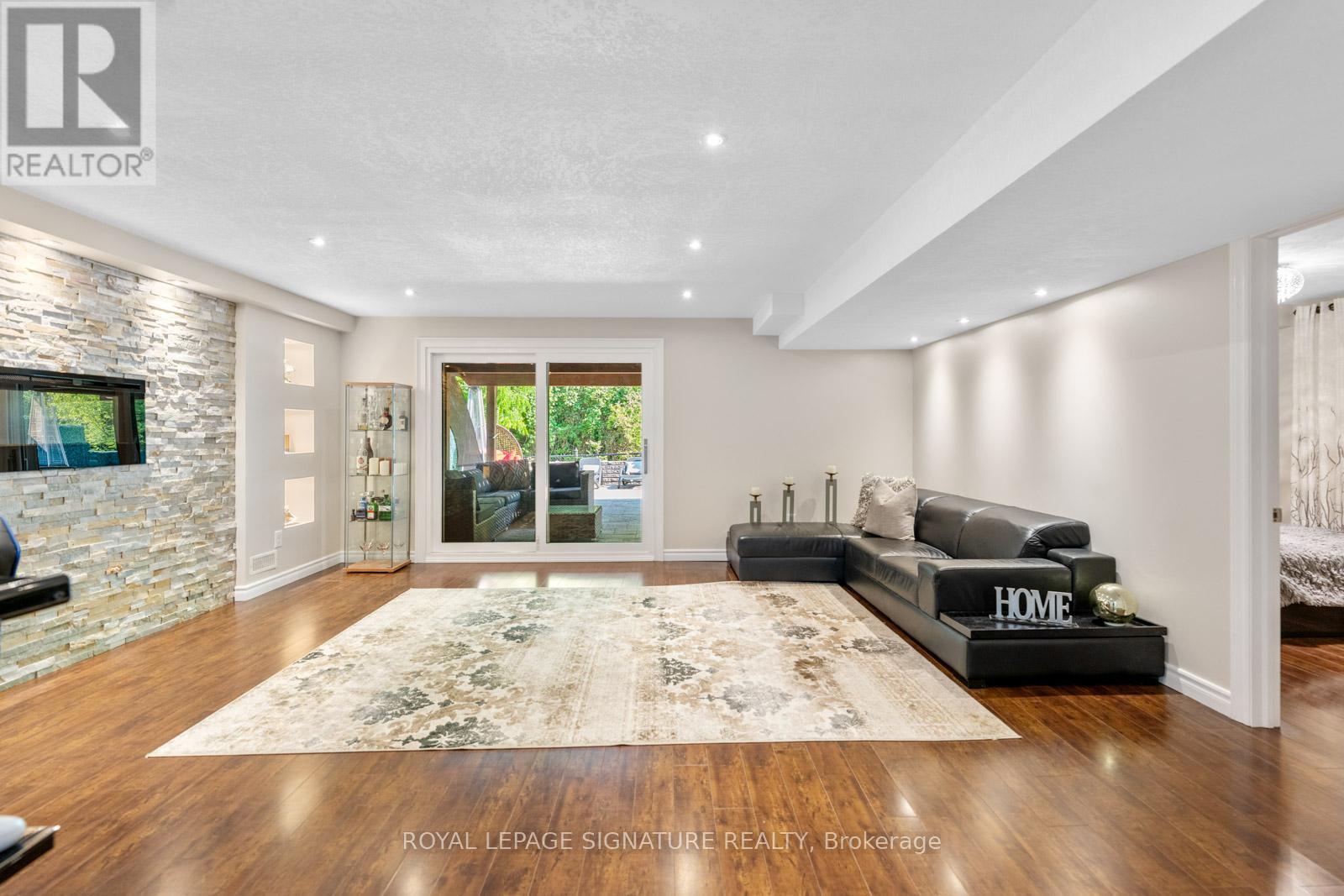 704 Robert Ferrie Drive, Kitchener, Ontario  N2R 0B2 - Photo 33 - X13019334