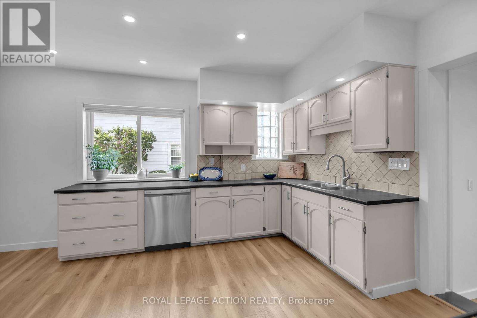 1 Alexander Street, Brant, Ontario  N0E 1A0 - Photo 9 - X13213006