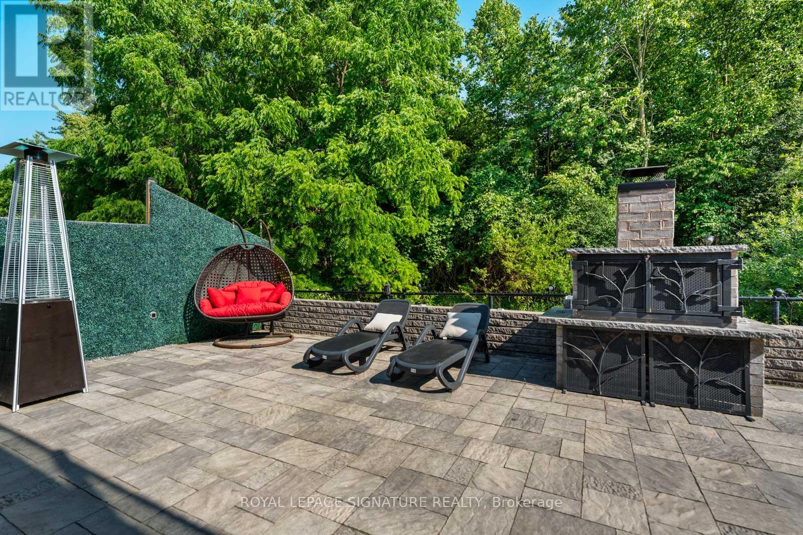 704 Robert Ferrie Drive, Kitchener, Ontario  N2R 0B2 - Photo 40 - X13019334
